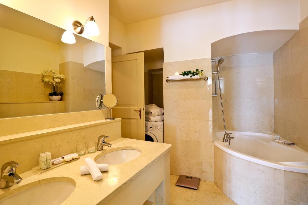 Premium Suite